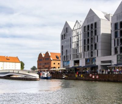 Gdańsk is very convinently build by the Motława River which allowed it to gain it's merchant's city status in the past. Now, the architecture of the city strongly relies on old paintings of the city to capture it's old style.