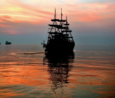 ship-4793029_1920