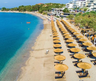 vouliagmeni-beach_optimized (1)